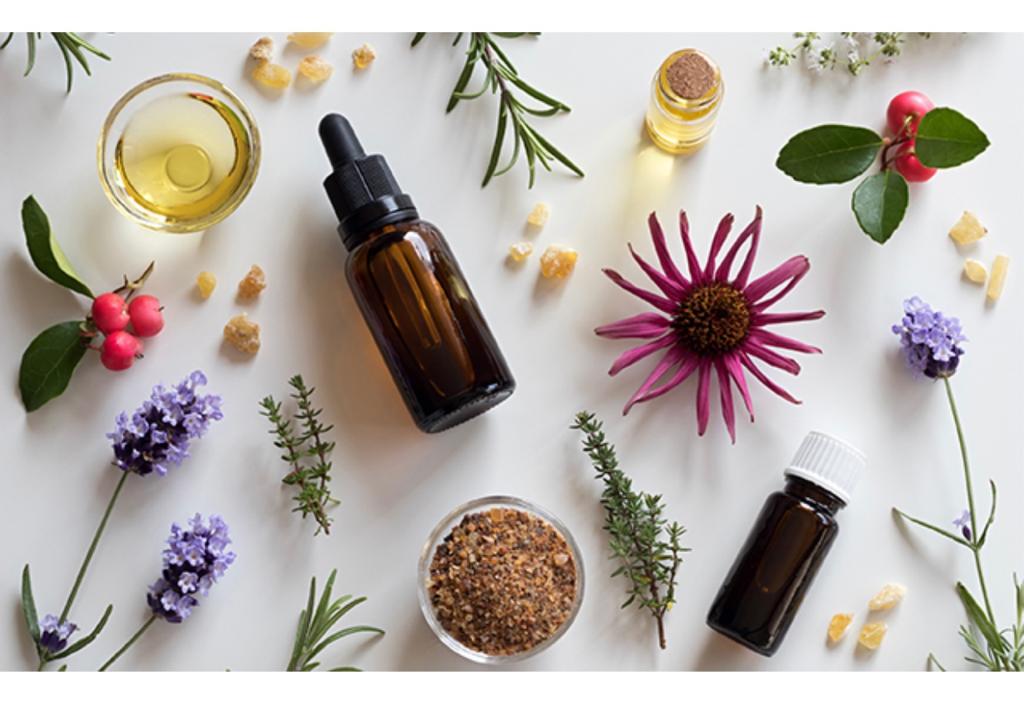 Best Essential Oils for Women’s Personal Care Products